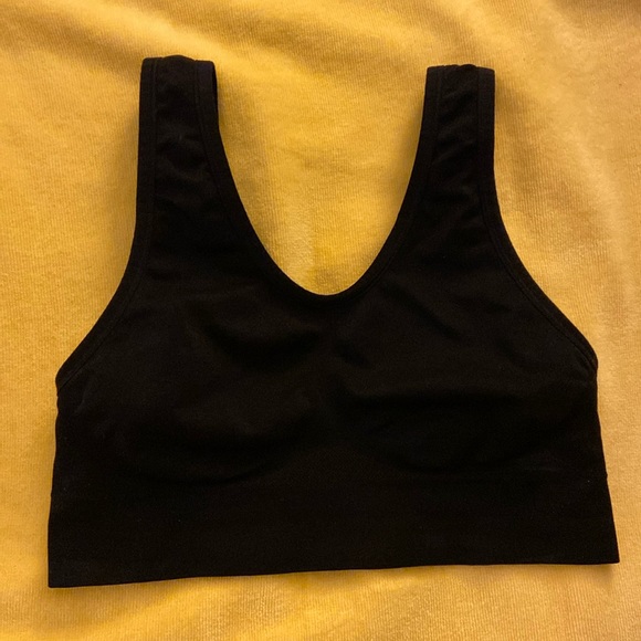 Other - LIKE NEW Sports Bra 32B XS black gym workout sports